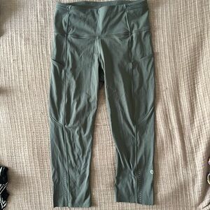 Lulemon capri leggings